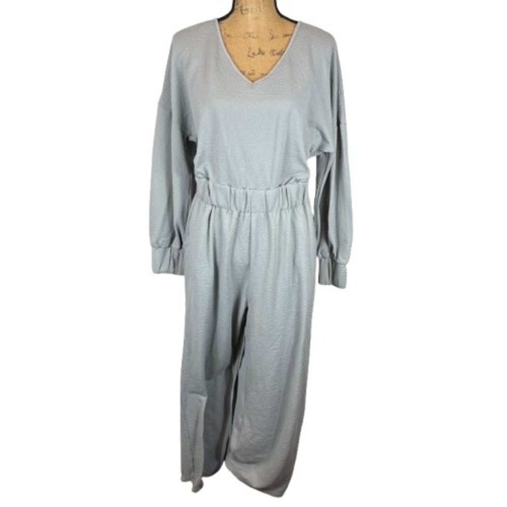 NWT‎ Halara Long Sleeve V-Neck Jumpsuit Gray Wide Leg Athleisure Size Medium